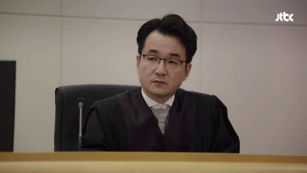 검찰측에선 피고인의<br />
건강상태를 고려해서<br />
보석 여부에 대한 입장을 밝혀주세요.