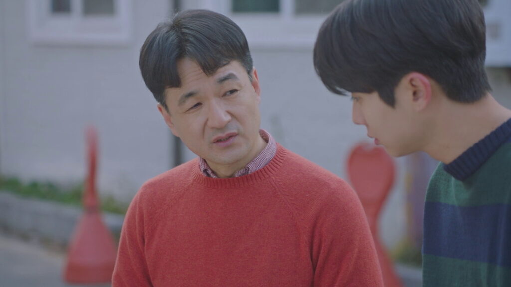 쫑쫑이가 파양당한 적이 있어서 밖을 많이 무서워해